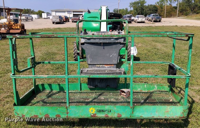 image for item DN6850 2006 JLG 400S  boom lift