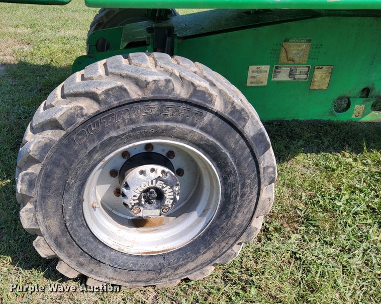 image for item DN6850 2006 JLG 400S  boom lift