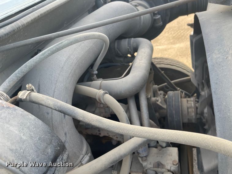 image for item DN7429 1987 International F2275  semi truck