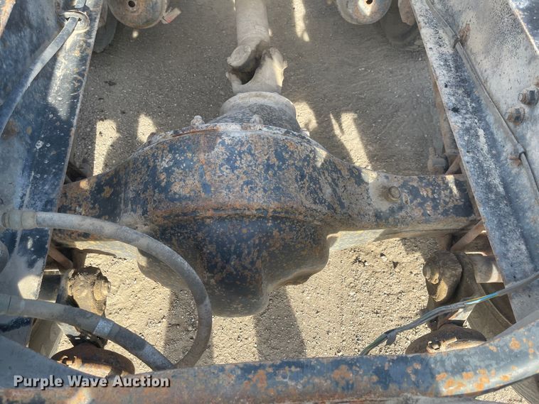 image for item DN7429 1987 International F2275  semi truck