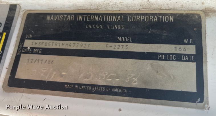 image for item DN7429 1987 International F2275  semi truck