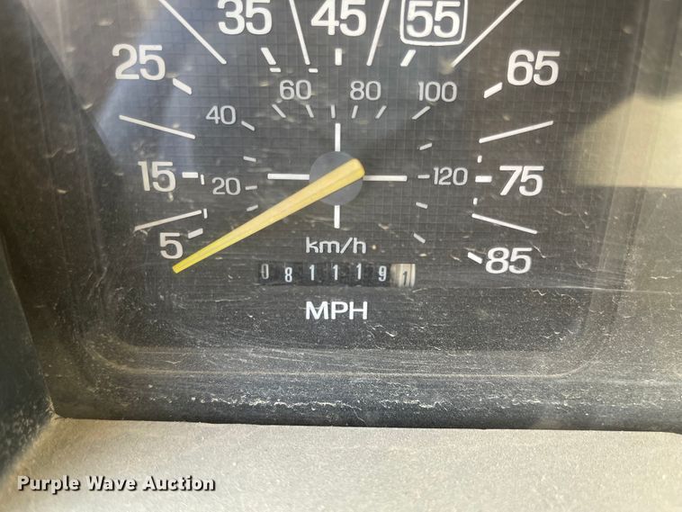 image for item DN7431 1984 Ford F700  utility / service truck