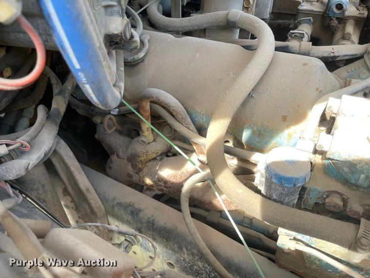 image for item DN7431 1984 Ford F700  utility / service truck