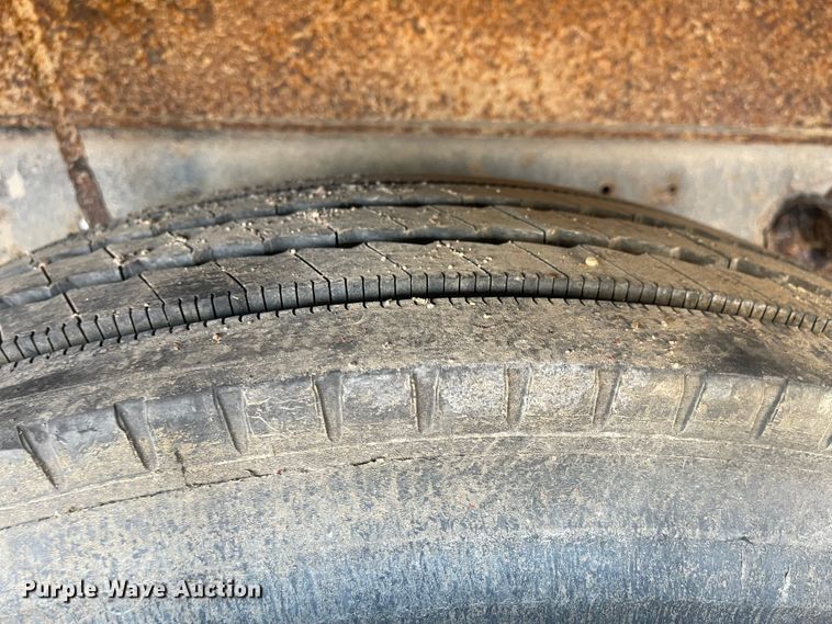 image for item DN7431 1984 Ford F700  utility / service truck