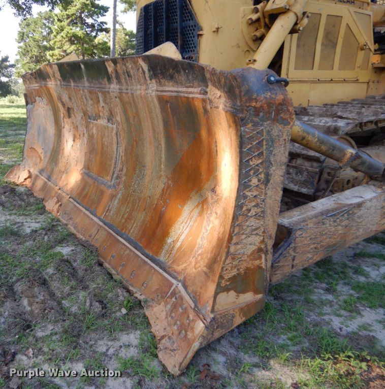 image for item DO1577 1977 Caterpillar D8K  dozer