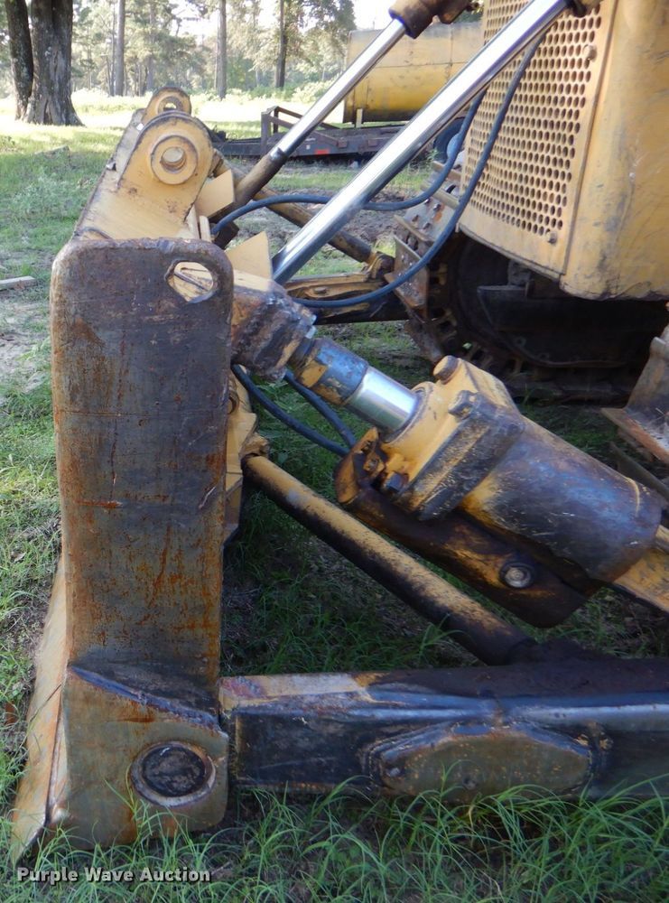 image for item DO1578 1985 Caterpillar D6D  dozer