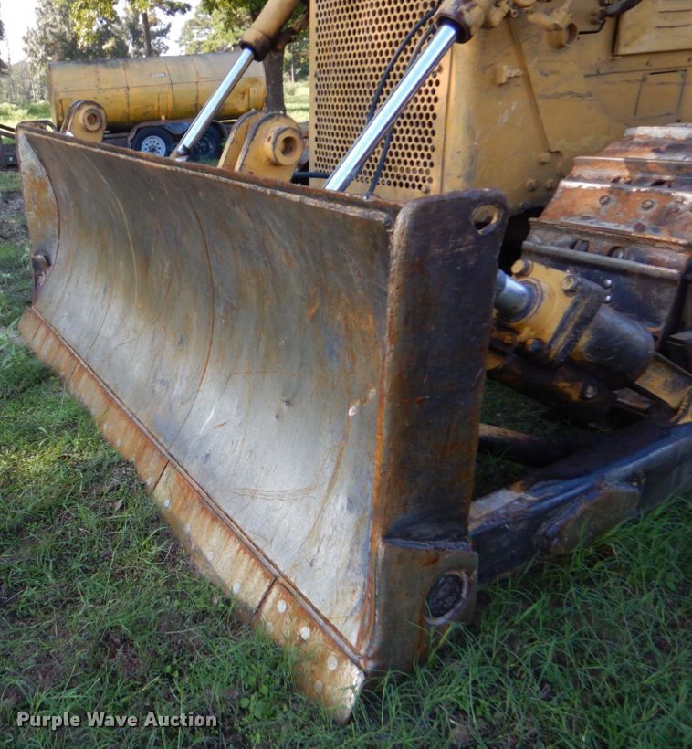 image for item DO1578 1985 Caterpillar D6D  dozer