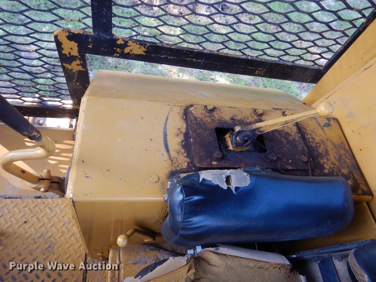 image for item DO1578 1985 Caterpillar D6D  dozer