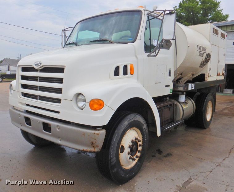 image for item DP4720 1999 Sterling L7501  sewer jetter truck