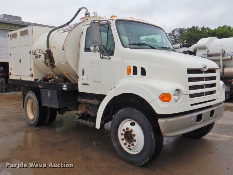 image for item DP4720 1999 Sterling L7501  sewer jetter truck