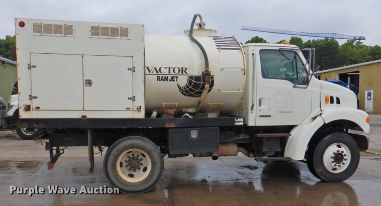 image for item DP4720 1999 Sterling L7501  sewer jetter truck