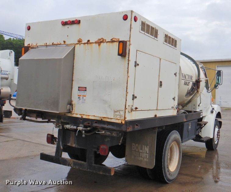 image for item DP4720 1999 Sterling L7501  sewer jetter truck