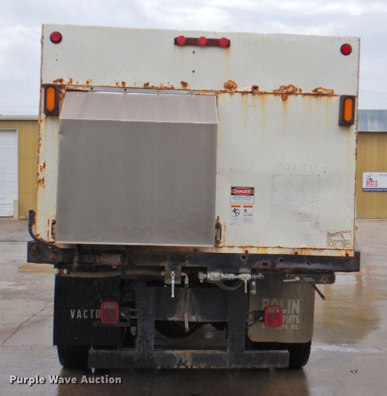 image for item DP4720 1999 Sterling L7501  sewer jetter truck