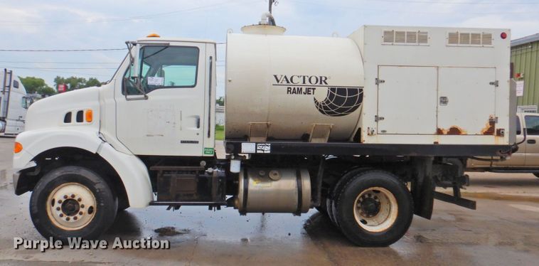image for item DP4720 1999 Sterling L7501  sewer jetter truck