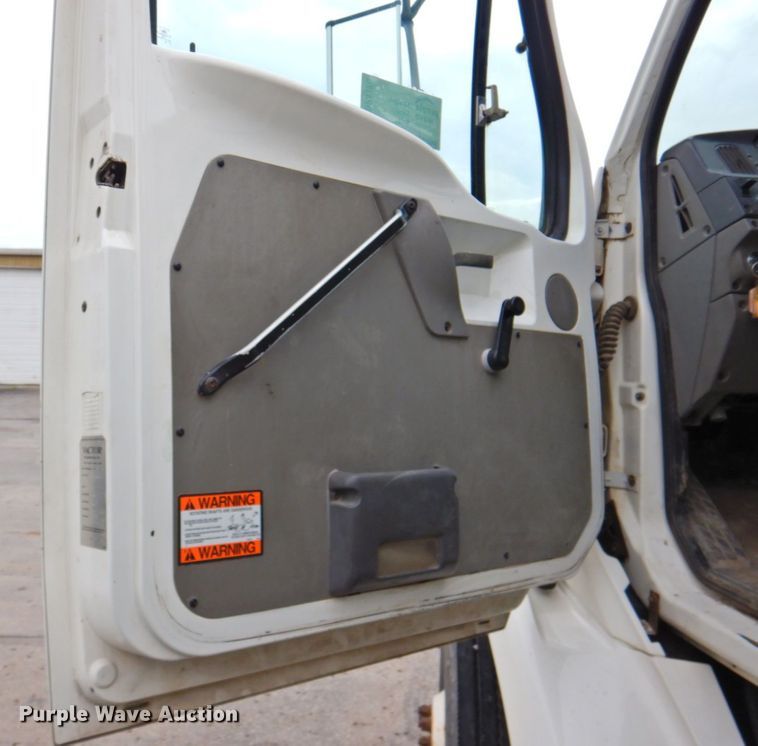 image for item DP4720 1999 Sterling L7501  sewer jetter truck