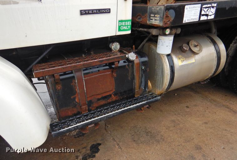 image for item DP4720 1999 Sterling L7501  sewer jetter truck