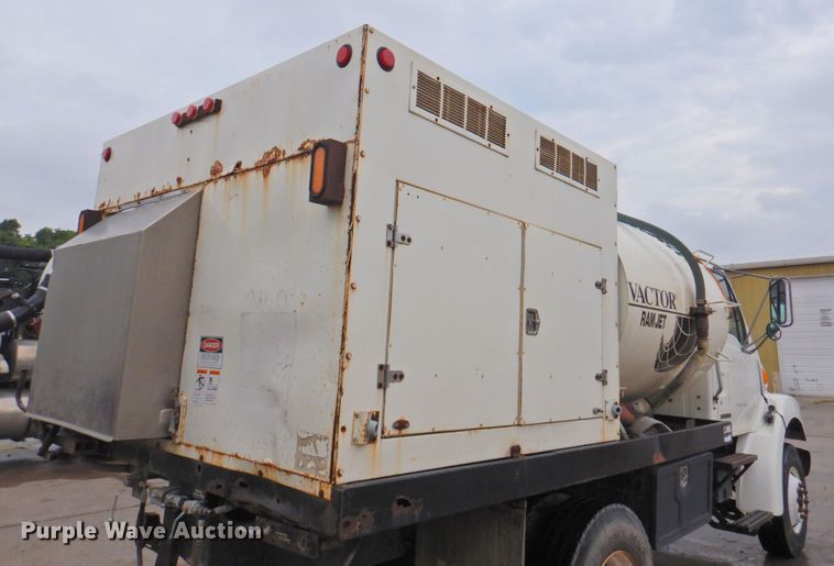 image for item DP4720 1999 Sterling L7501  sewer jetter truck
