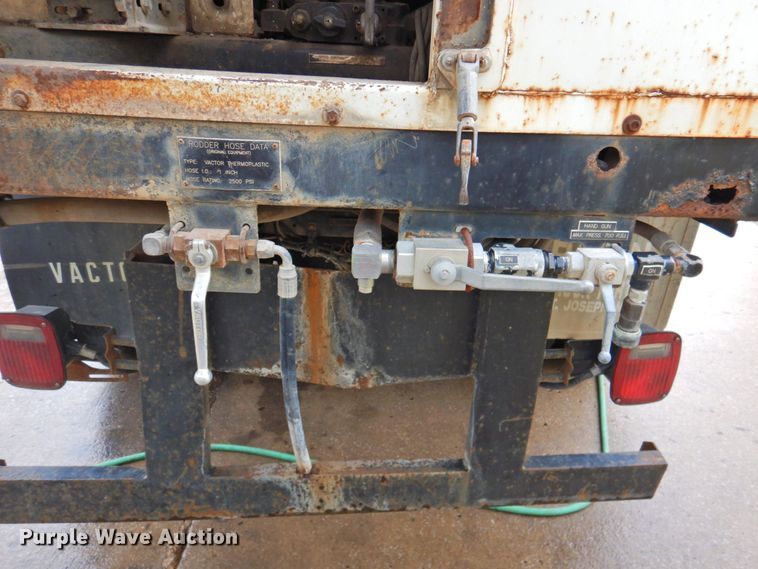 image for item DP4720 1999 Sterling L7501  sewer jetter truck