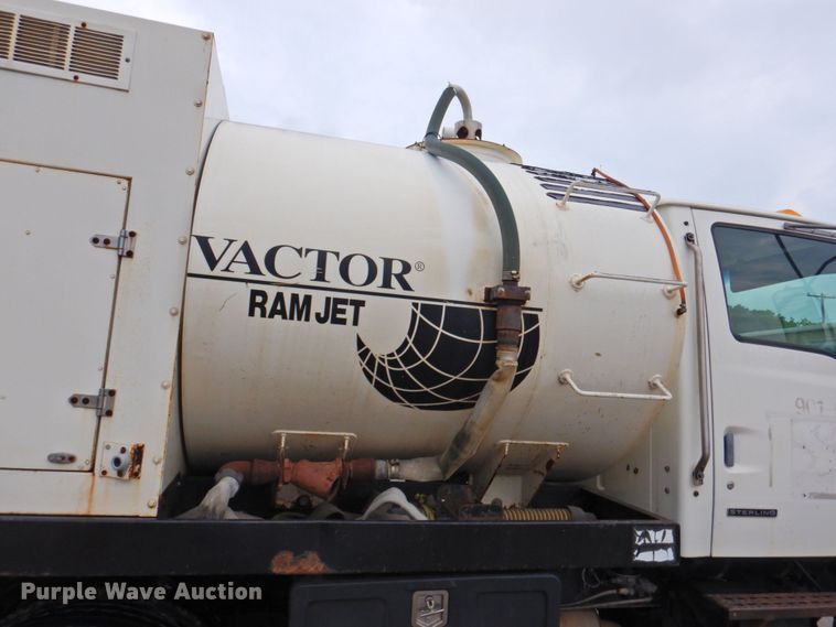 image for item DP4720 1999 Sterling L7501  sewer jetter truck