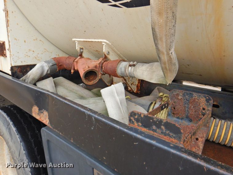 image for item DP4720 1999 Sterling L7501  sewer jetter truck