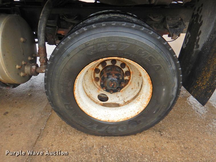 image for item DP4720 1999 Sterling L7501  sewer jetter truck