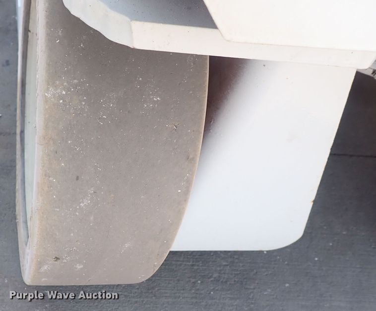 image for item DQ2876 1995 Snorkel 8L-15  scissor lift