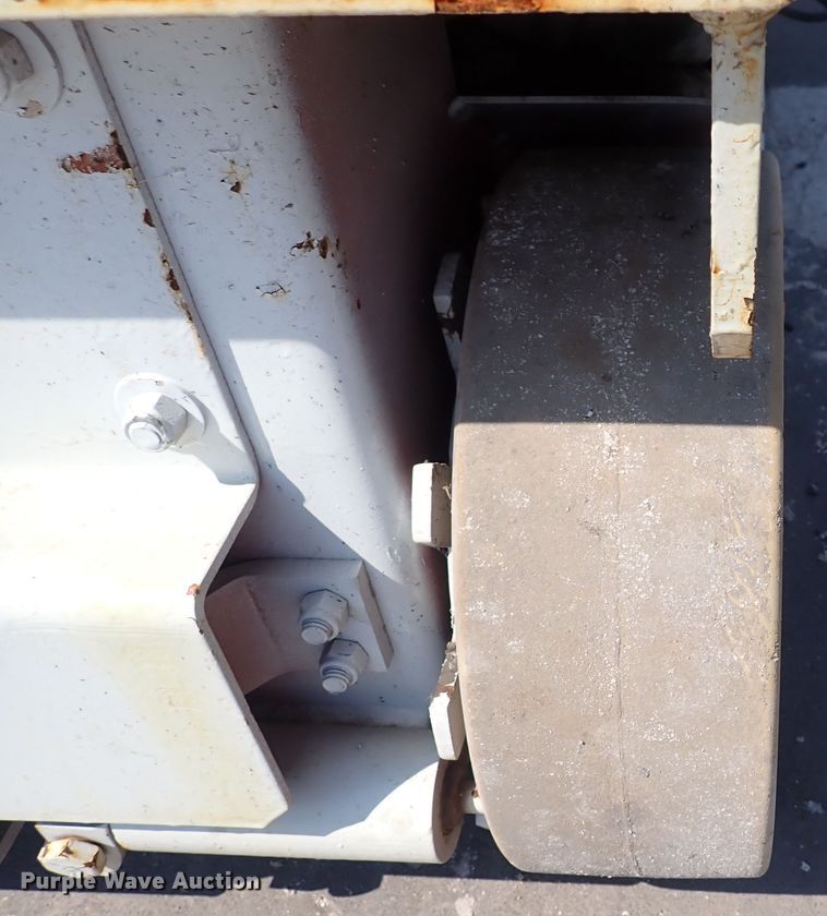 image for item DQ2876 1995 Snorkel 8L-15  scissor lift