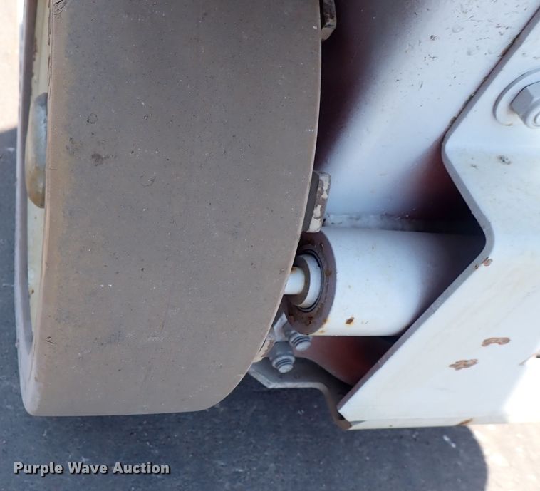 image for item DQ2876 1995 Snorkel 8L-15  scissor lift