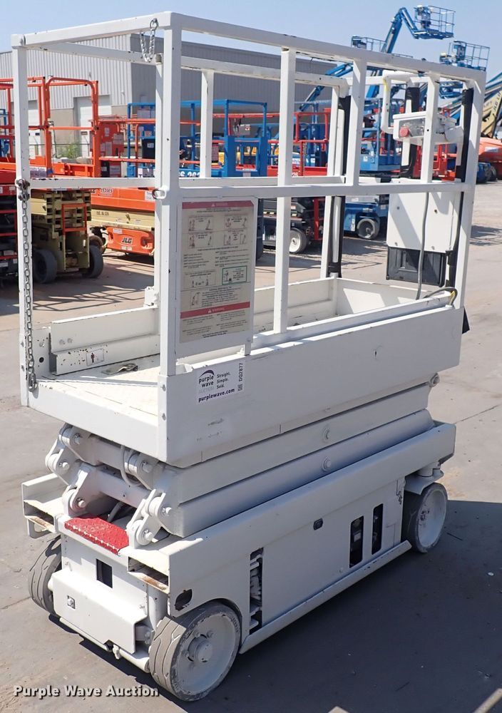 image for item DQ2877 Snorkel  scissor lift