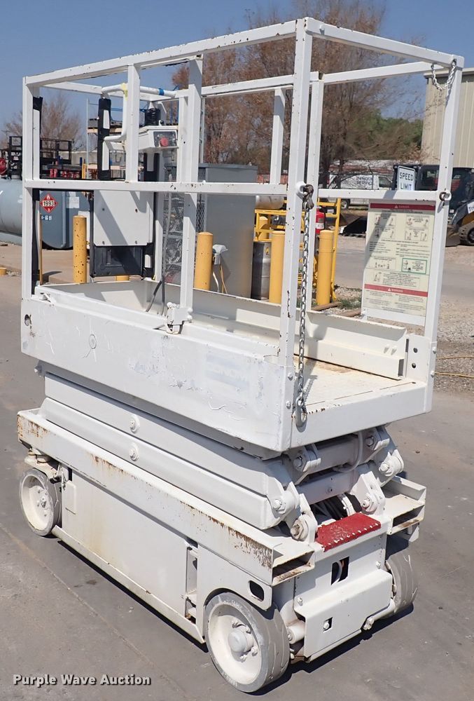 image for item DQ2877 Snorkel  scissor lift