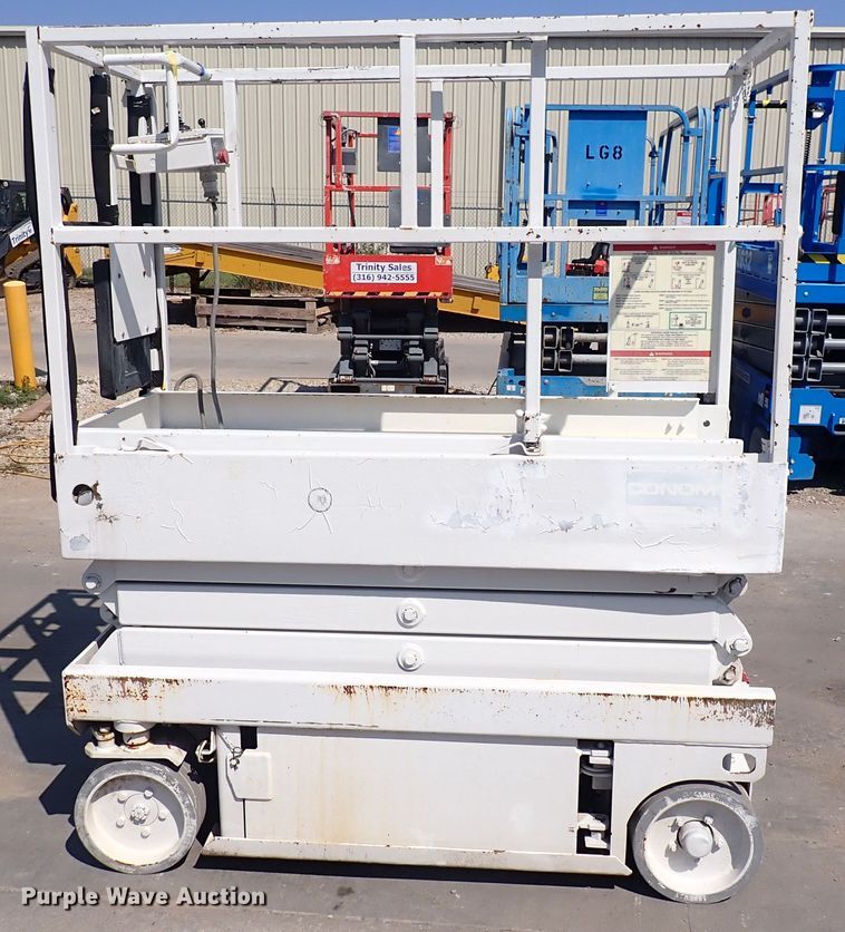 image for item DQ2877 Snorkel  scissor lift