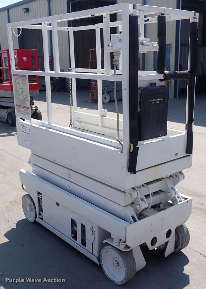image for item DQ2877 Snorkel  scissor lift