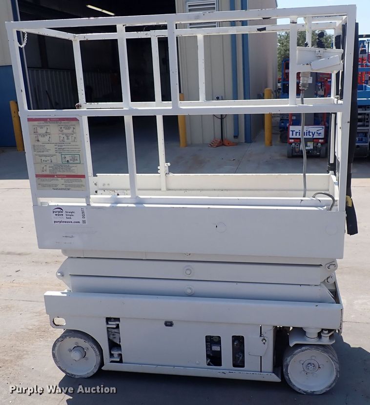 image for item DQ2877 Snorkel  scissor lift
