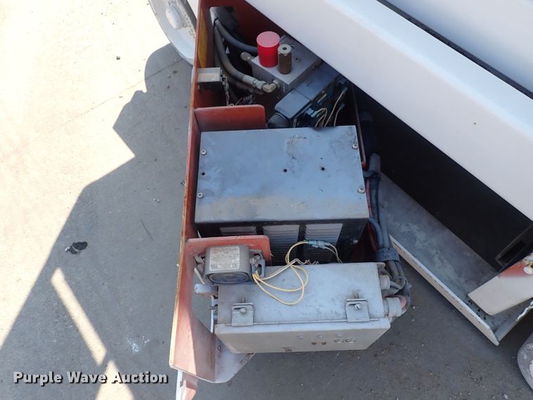 image for item DQ2877 Snorkel  scissor lift