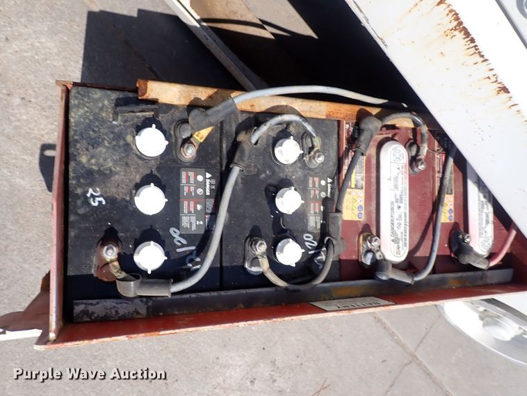 image for item DQ2877 Snorkel  scissor lift