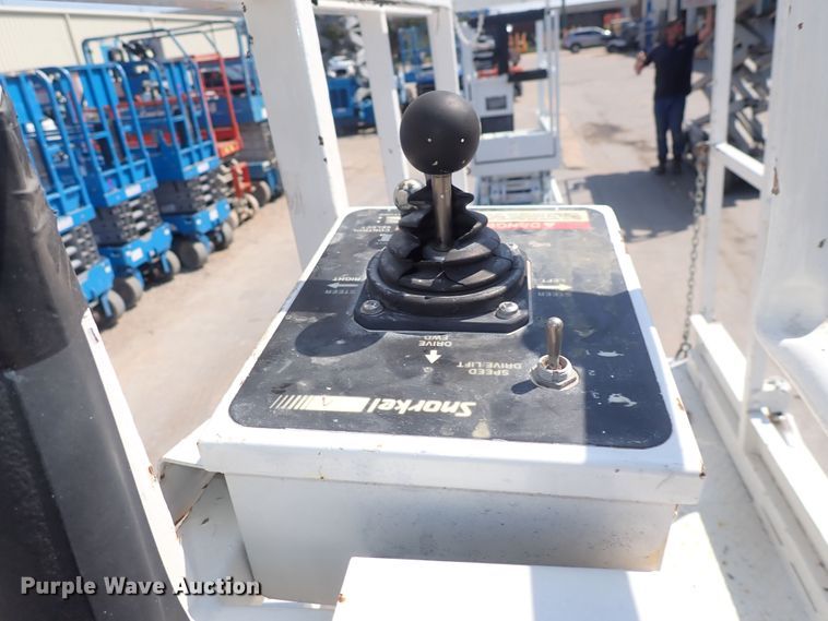 image for item DQ2877 Snorkel  scissor lift