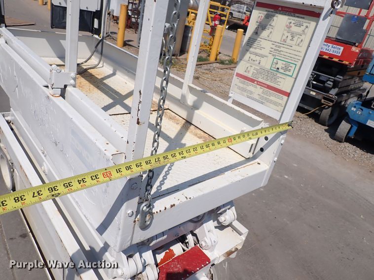 image for item DQ2877 Snorkel  scissor lift