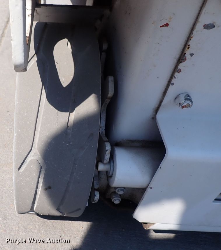 image for item DQ2877 Snorkel  scissor lift