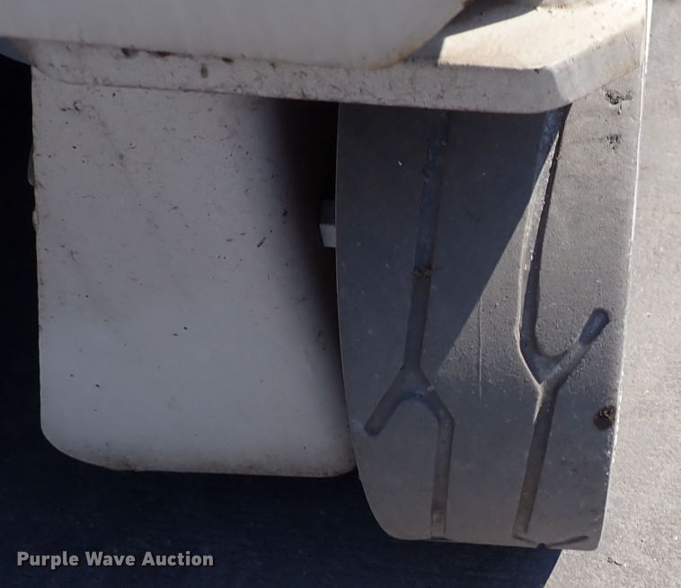 image for item DQ2877 Snorkel  scissor lift