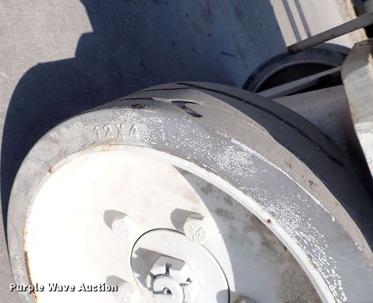 image for item DQ2877 Snorkel  scissor lift