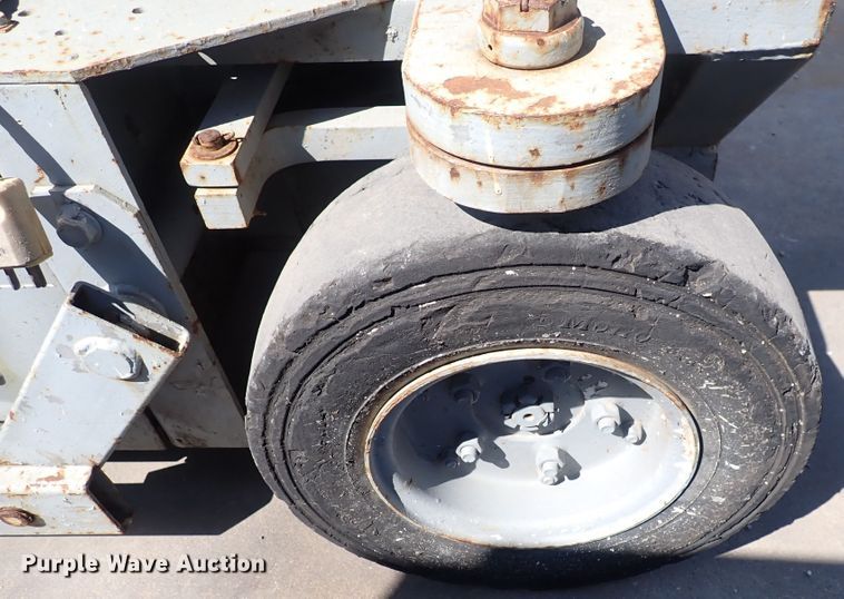 image for item DQ2878 Mec 2034UT  scissor lift