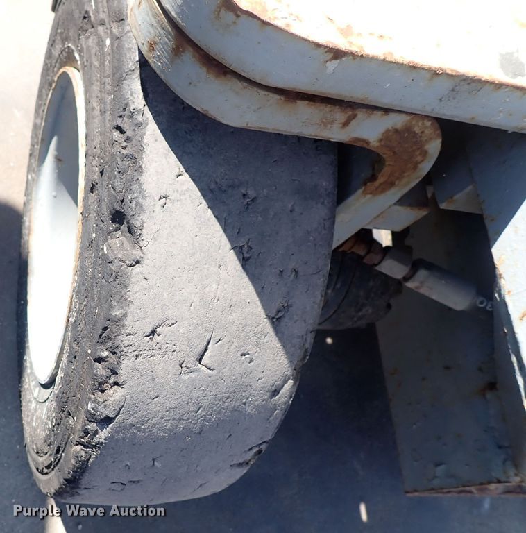 image for item DQ2878 Mec 2034UT  scissor lift