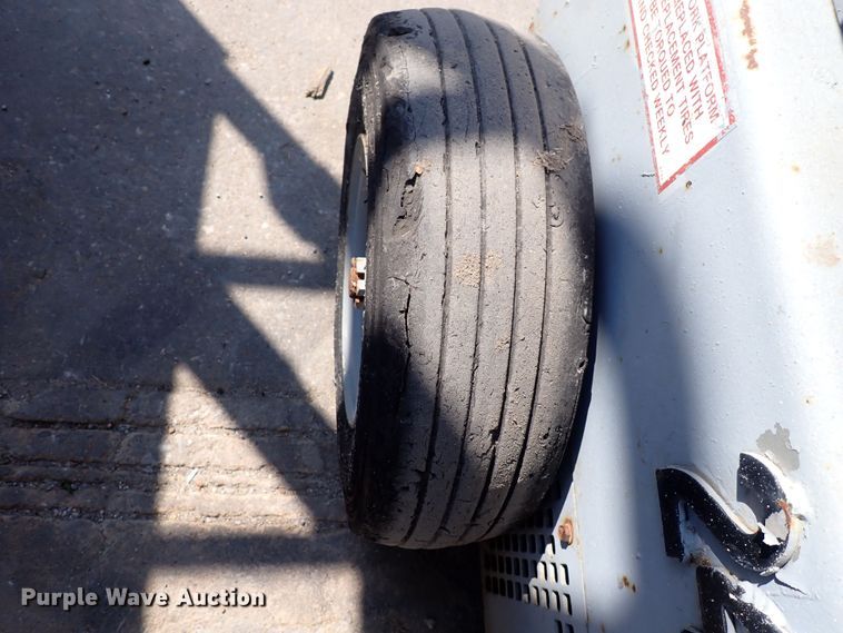 image for item DQ2878 Mec 2034UT  scissor lift