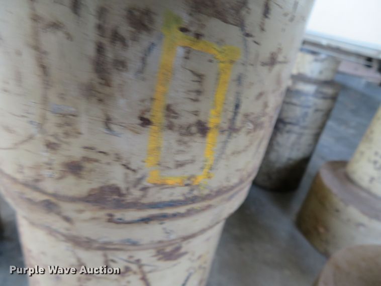 image for item DR0105 Caterpillar  final drive puller tools