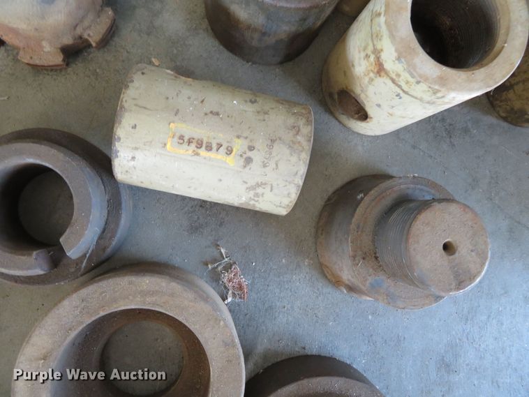 image for item DR0105 Caterpillar  final drive puller tools