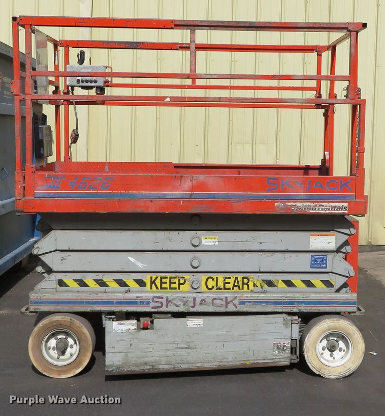 image for item DR0116 2000 Skyjack SJIII 4626  scissor lift