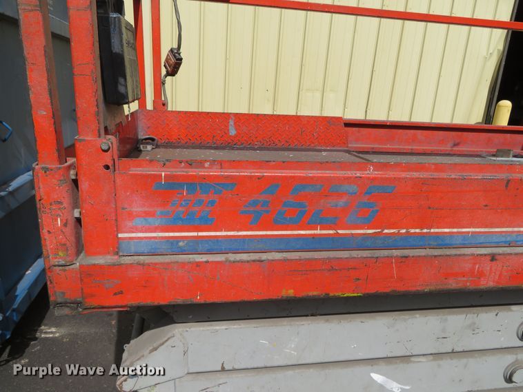 image for item DR0116 2000 Skyjack SJIII 4626  scissor lift