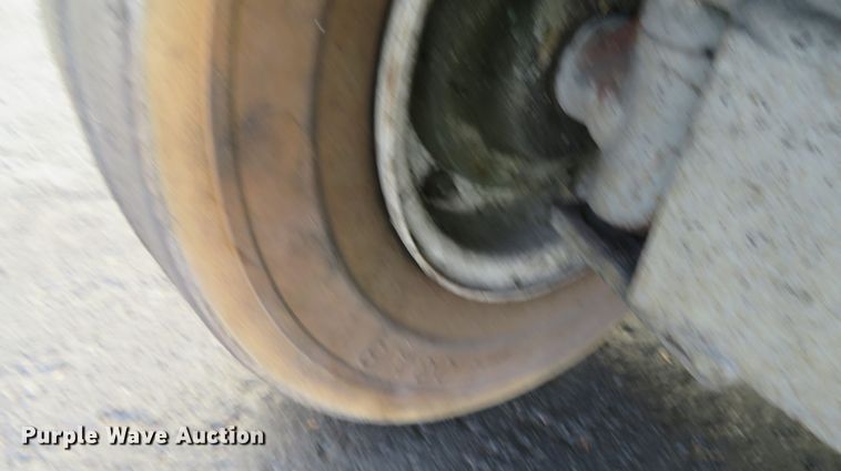 image for item DR0116 2000 Skyjack SJIII 4626  scissor lift