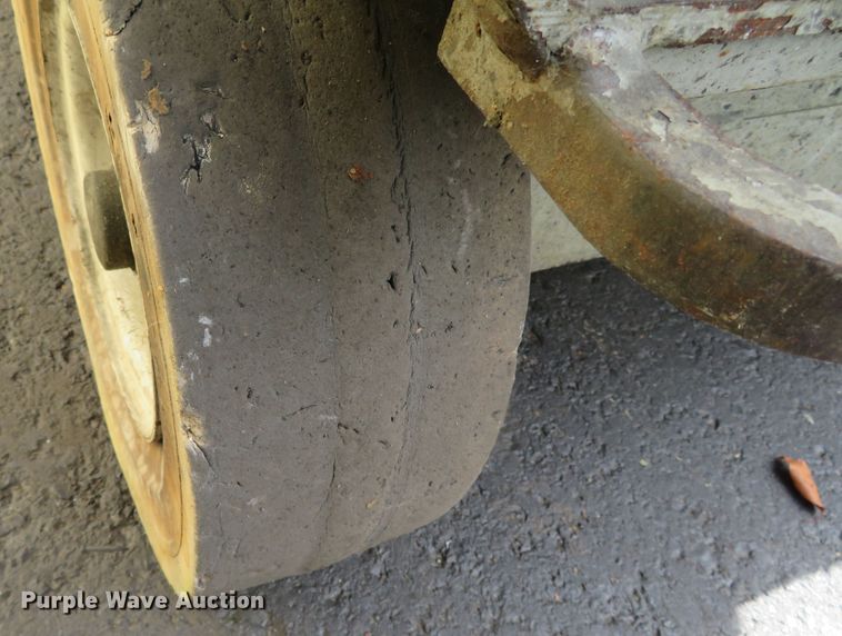 image for item DR0116 2000 Skyjack SJIII 4626  scissor lift