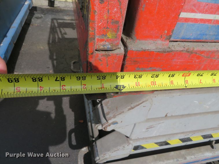 image for item DR0116 2000 Skyjack SJIII 4626  scissor lift